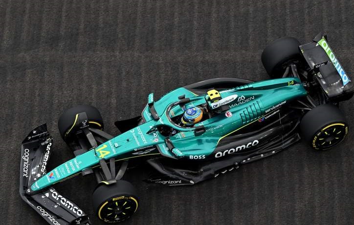 Essais Libres 1 – Grand Prix de Singapour 2025 : Alonso domine, Albon en feu… littéralement