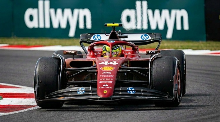 Lewis Hamilton domine les essais 1 libres à Silverstone